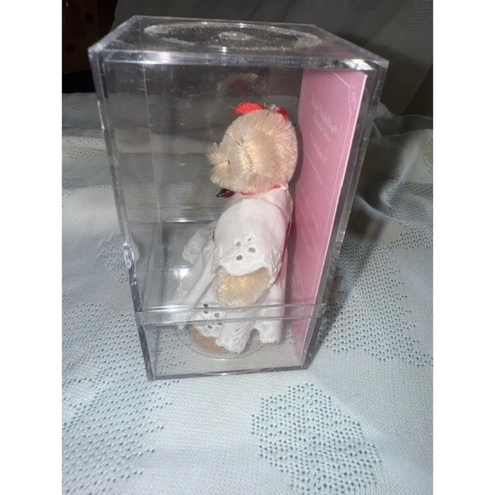 Muffy VanderBear Valentine Miniature Series Limited Edition Collectible